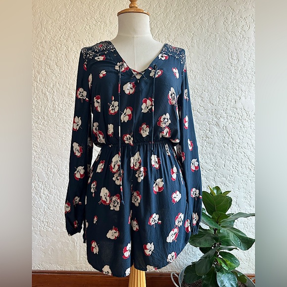Abercrombie & Fitch Romper. - Picture 1 of 4